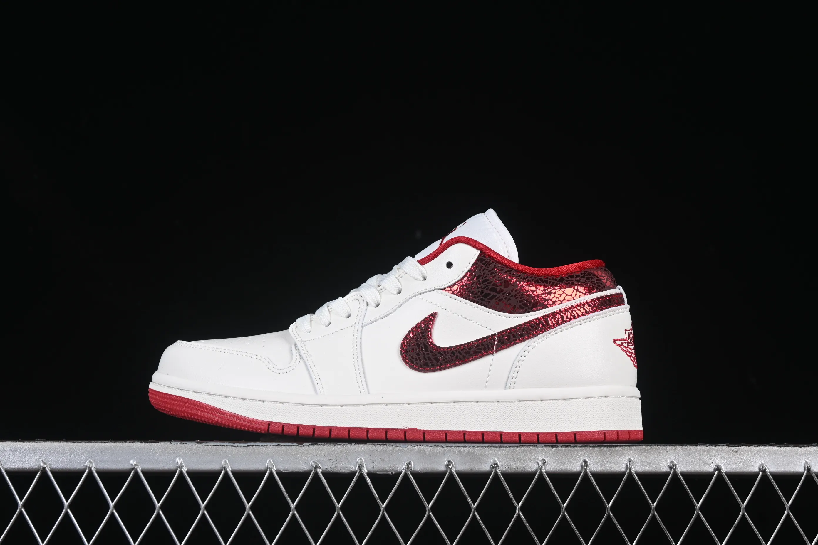 All categories Air Jordan Jordan series basketball shoes Air Jordan 1 Low Air Jordan 1 Low AJ1 Joe 1 white and red low-top cultural and casual sneakers HJ9338-106